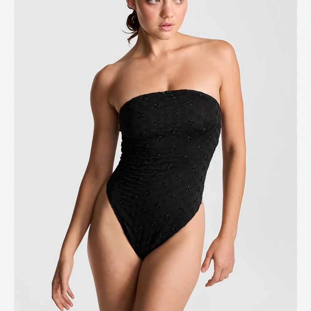 New! Pink x Frankie’s Bikini’s Francis one piece eyelet Swimsuit 54075